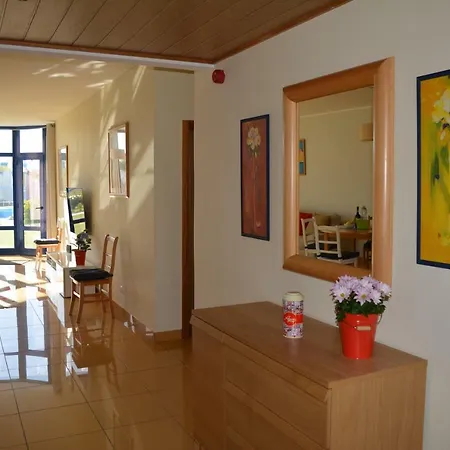 Apartment Marina De Orada - 2-bed With Huge Pool Albufeira